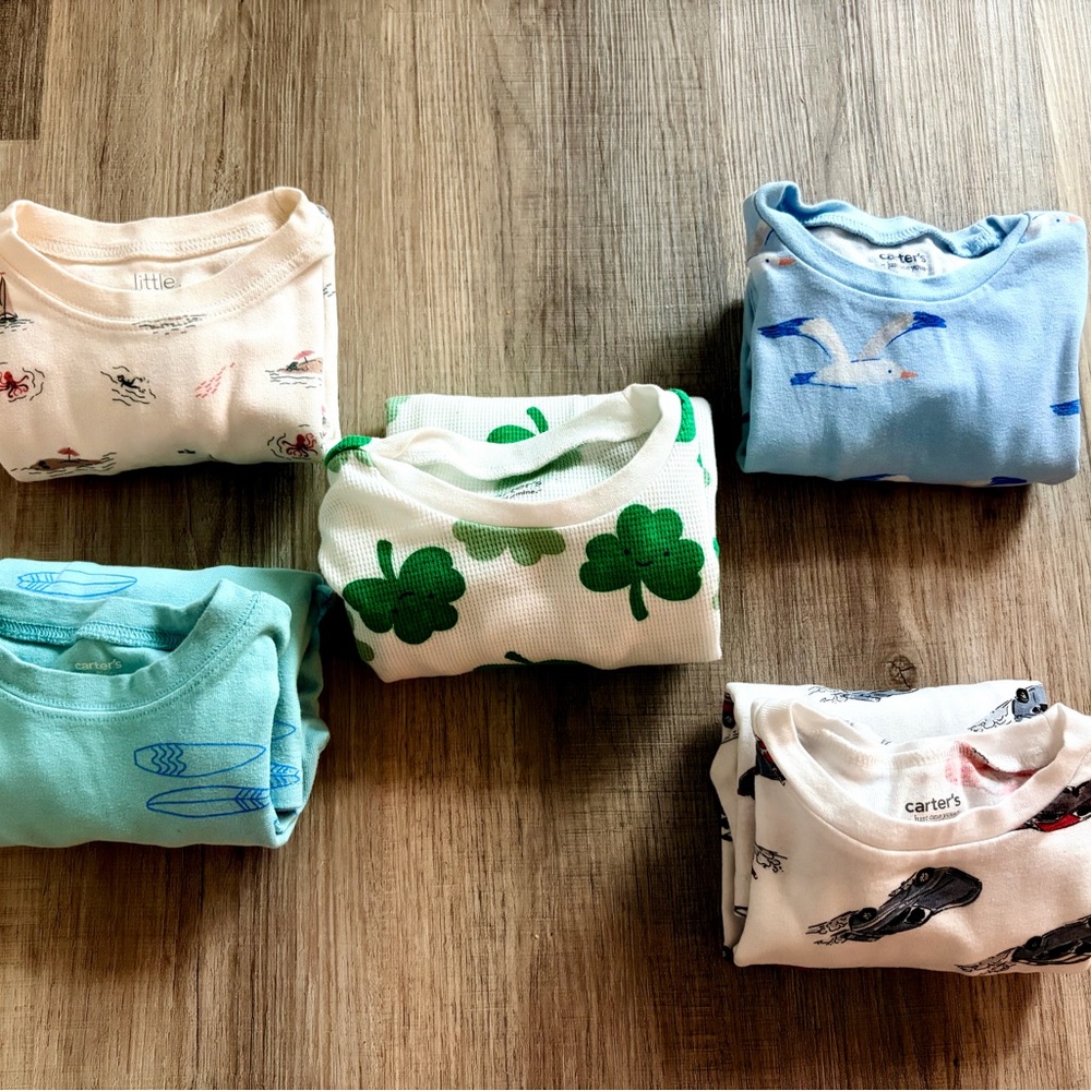 Lot of Carter’s 4t boys pajamas
